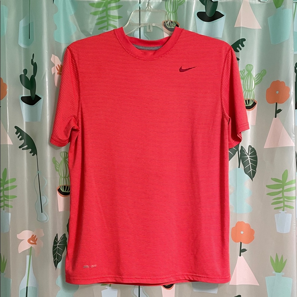 Nike Men's Vibrant Orange/Redish Short Sleeve Tee